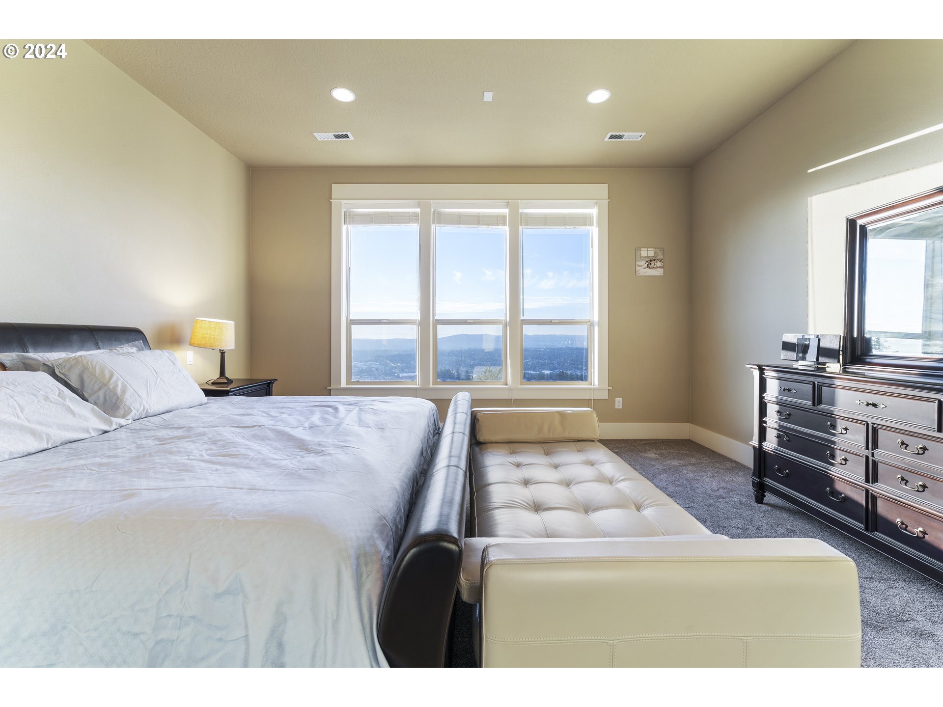 9427 Southeast Scotts Ridge Court Happy Valley, OR 97086 - Photo 13 of 42 Primary Bedroom