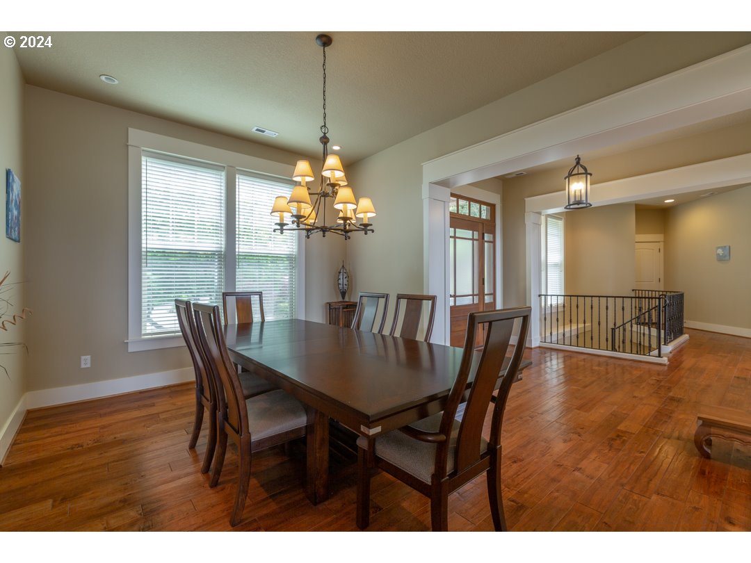 9427 Southeast Scotts Ridge Court Happy Valley, OR 97086 - Photo 4 of 42 Dining Room
