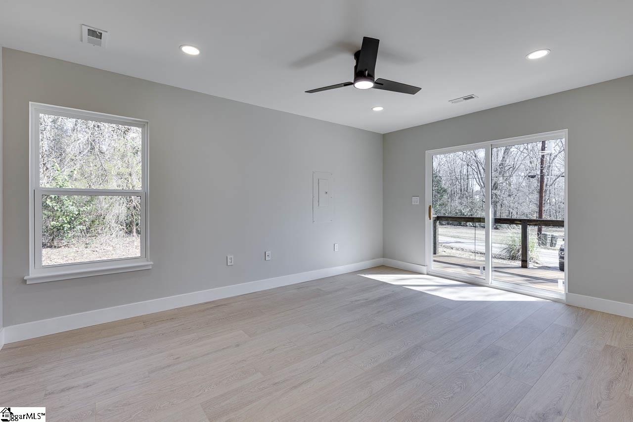 136 West Bluford Street Clinton, SC 29325 - Photo 20 of 43