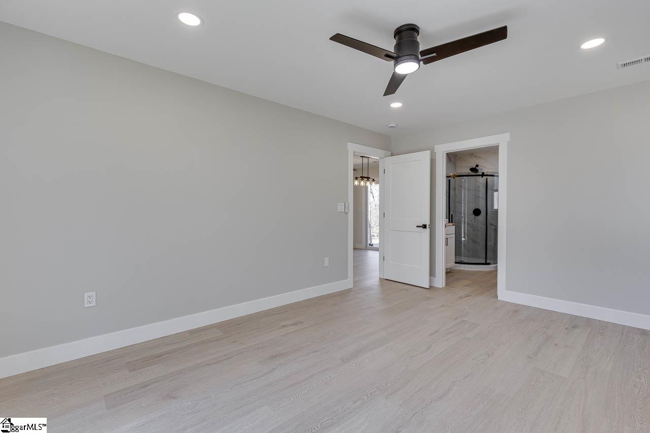 136 West Bluford Street Clinton, SC 29325 - Photo 21 of 43