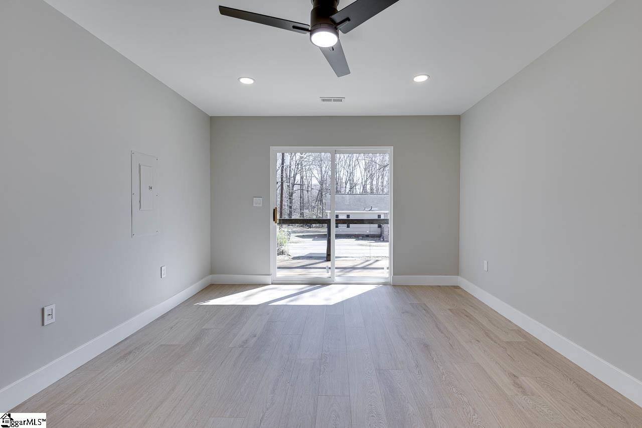 136 West Bluford Street Clinton, SC 29325 - Photo 22 of 43