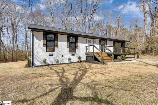 $219,753 | 136 West Bluford Street, Clinton, SC 29325