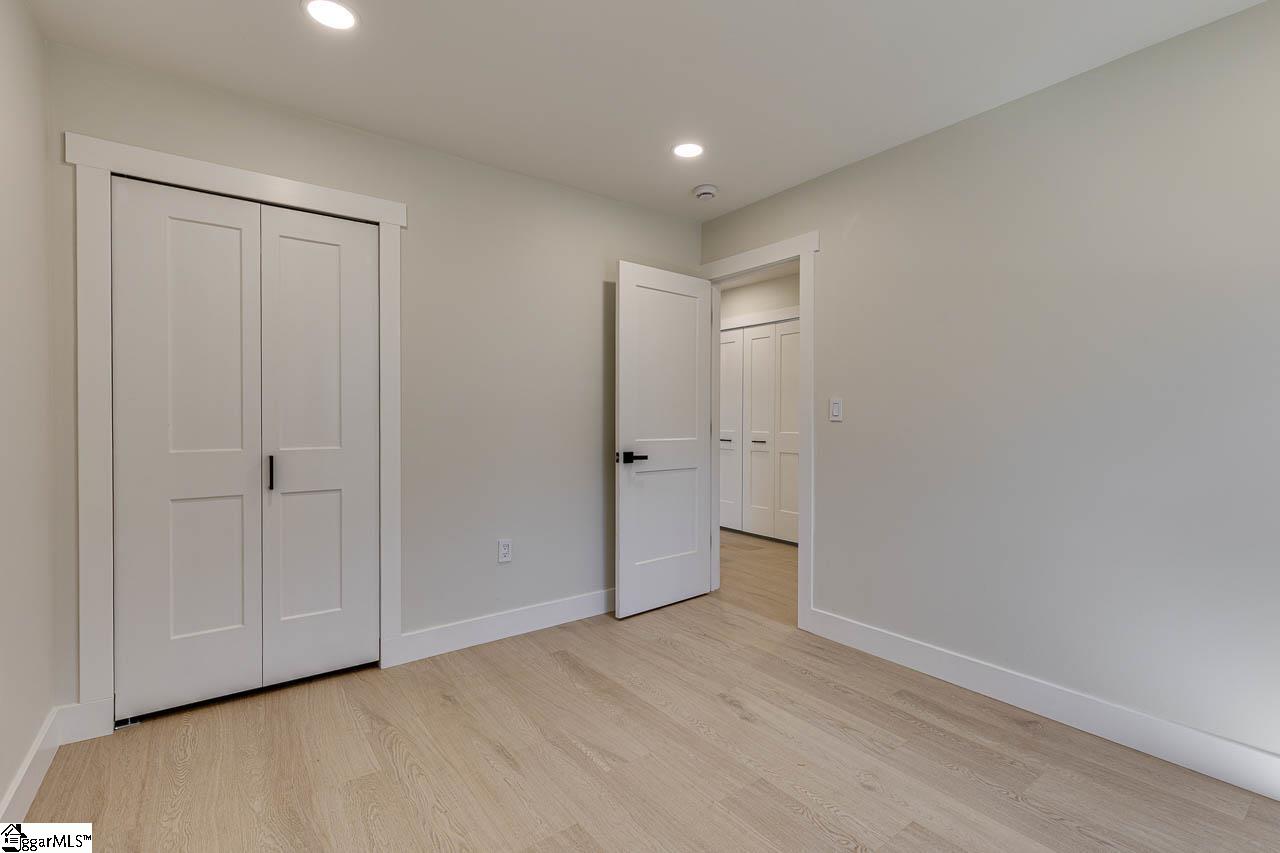136 West Bluford Street Clinton, SC 29325 - Photo 34 of 43