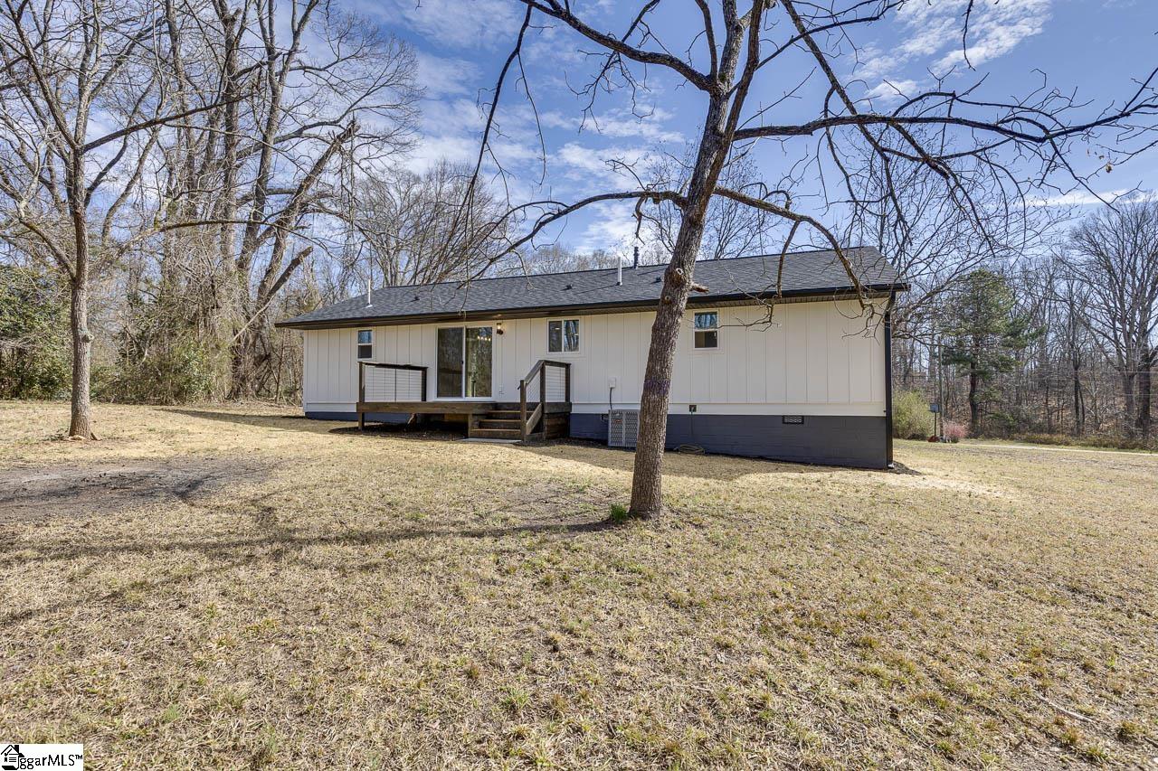 136 West Bluford Street Clinton, SC 29325 - Photo 41 of 43