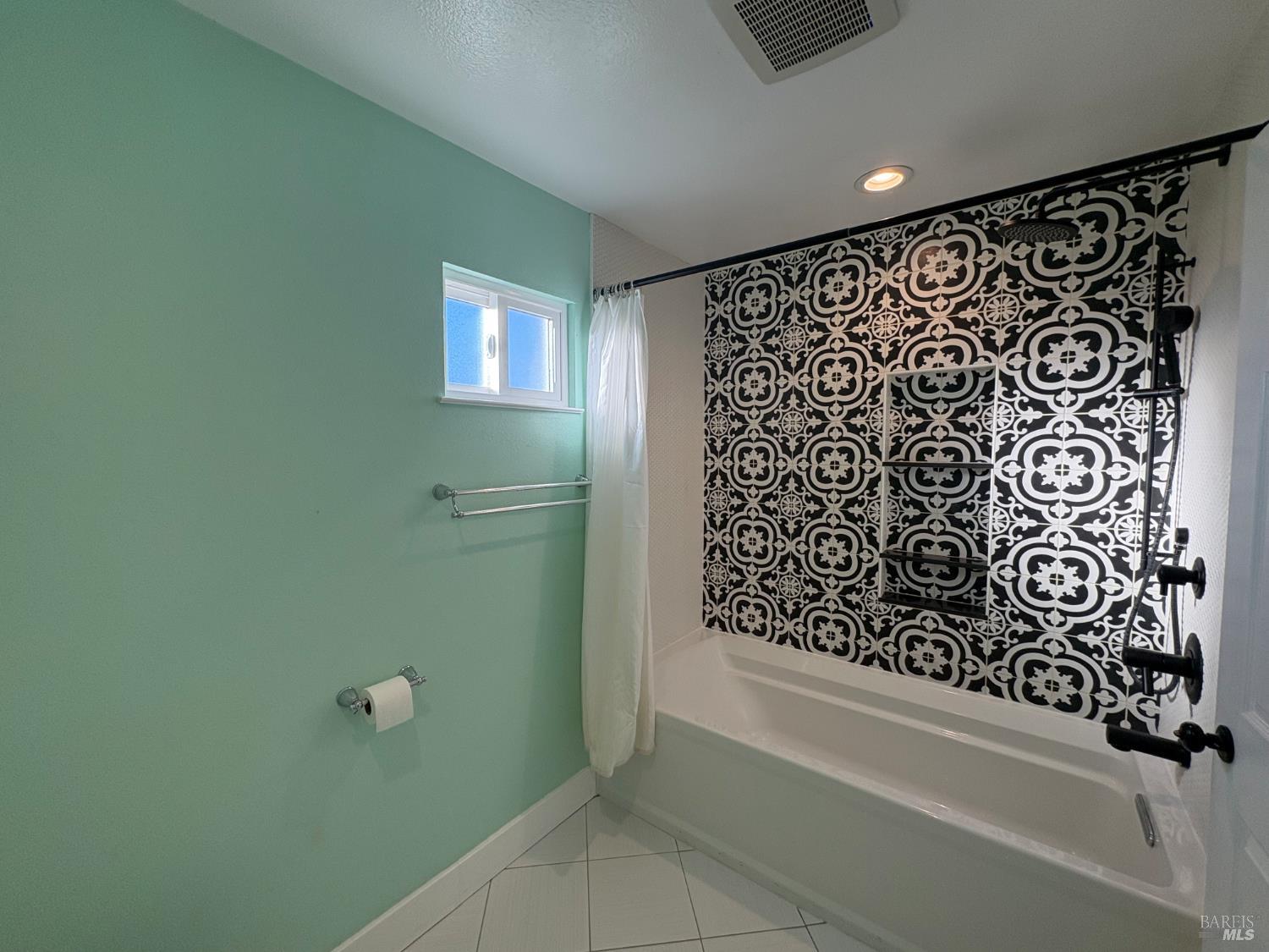 5705 Davis Circle Rohnert Park, CA 94928 - Photo 41 of 46 a bathroom with a bathtub and shower