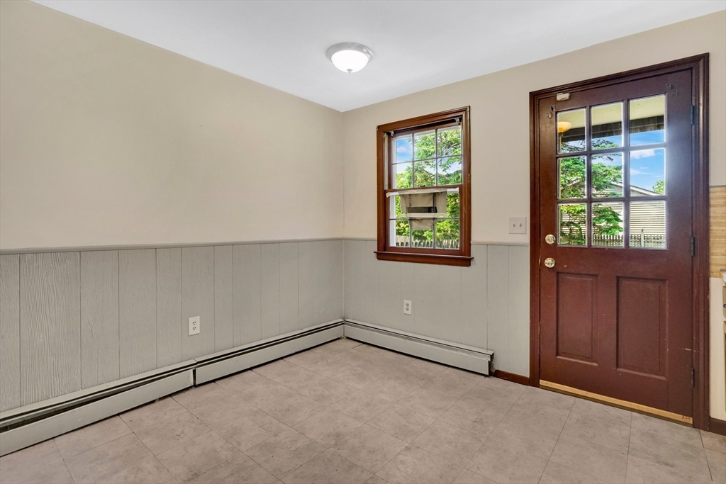 36 County Road Holyoke, MA 01040 - Photo 14 of 35