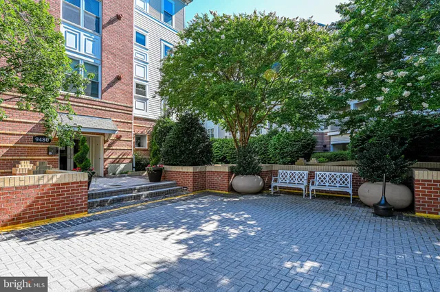 $449,900 | 9480 Virginia Center Boulevard, Unit 422, Vienna, VA 22181