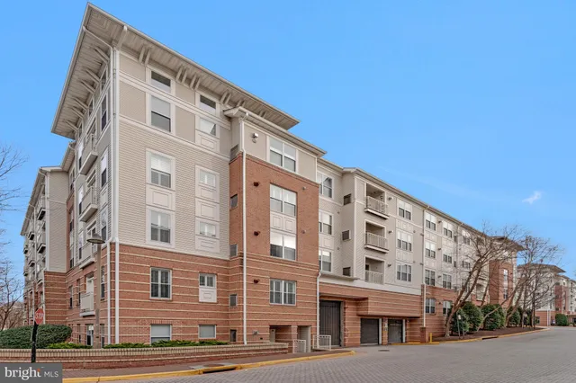 $449,900 | 9480 Virginia Center Boulevard, Unit 422, Vienna, VA 22181