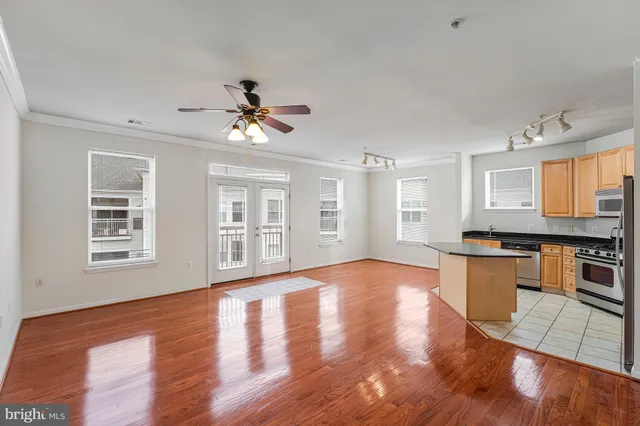 $449,900 | 9480 Virginia Center Boulevard, Unit 422, Vienna, VA 22181