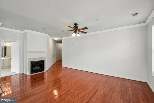 $449,900 | 9480 Virginia Center Boulevard, Unit 422, Vienna, VA 22181