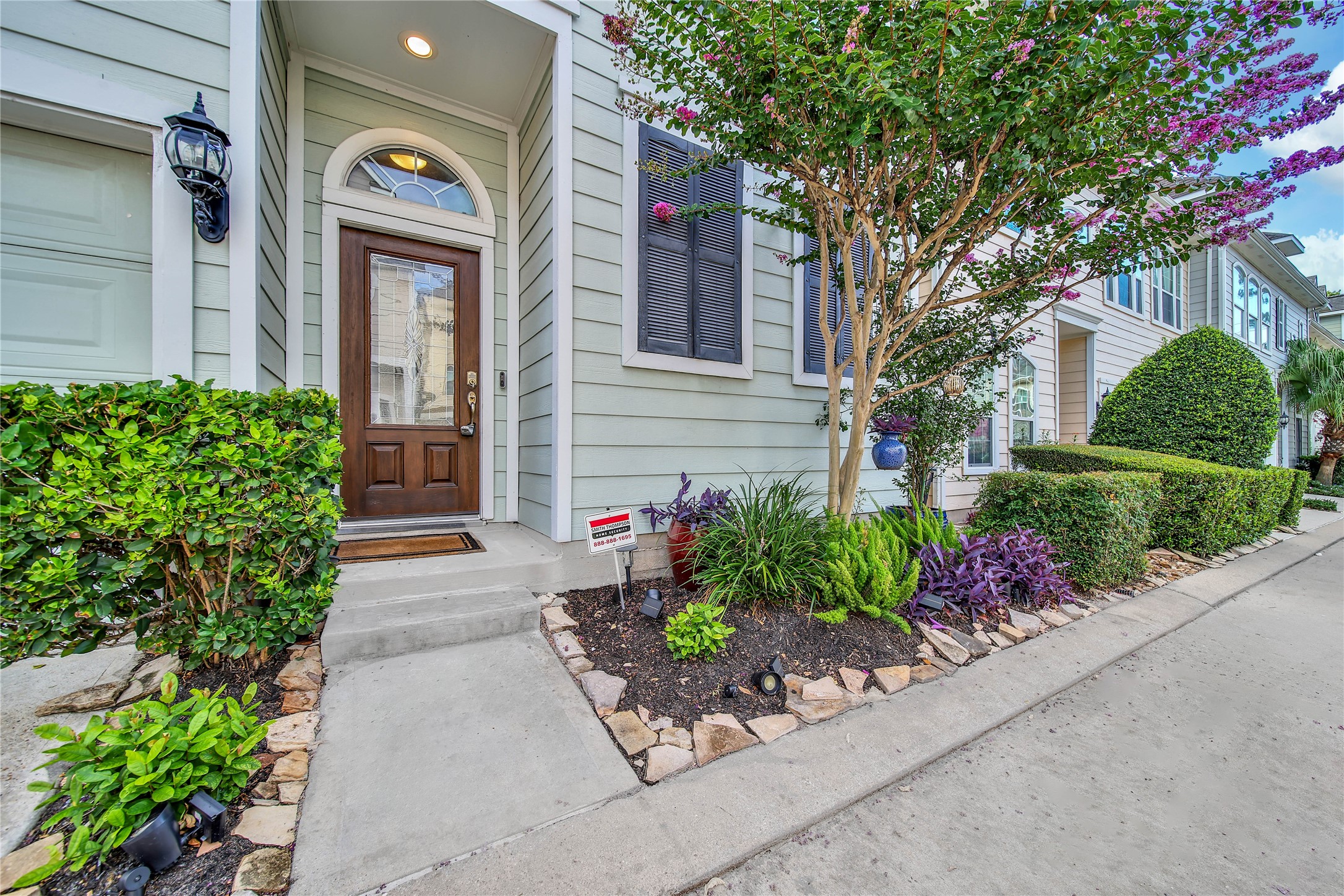 2618 Shady Acres Court Houston, TX 77008 - Photo 2 of 40