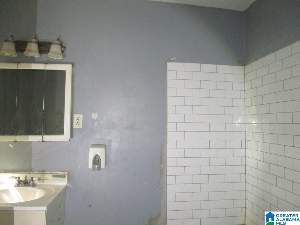 1240 18th Way Southwest Birmingham, AL 35211 - Photo 24 of 25