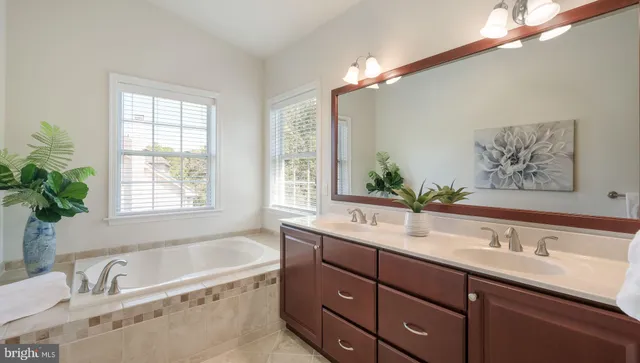 $875,000 | 5068 Kratz Carriage Road, Pipersville, PA 18947