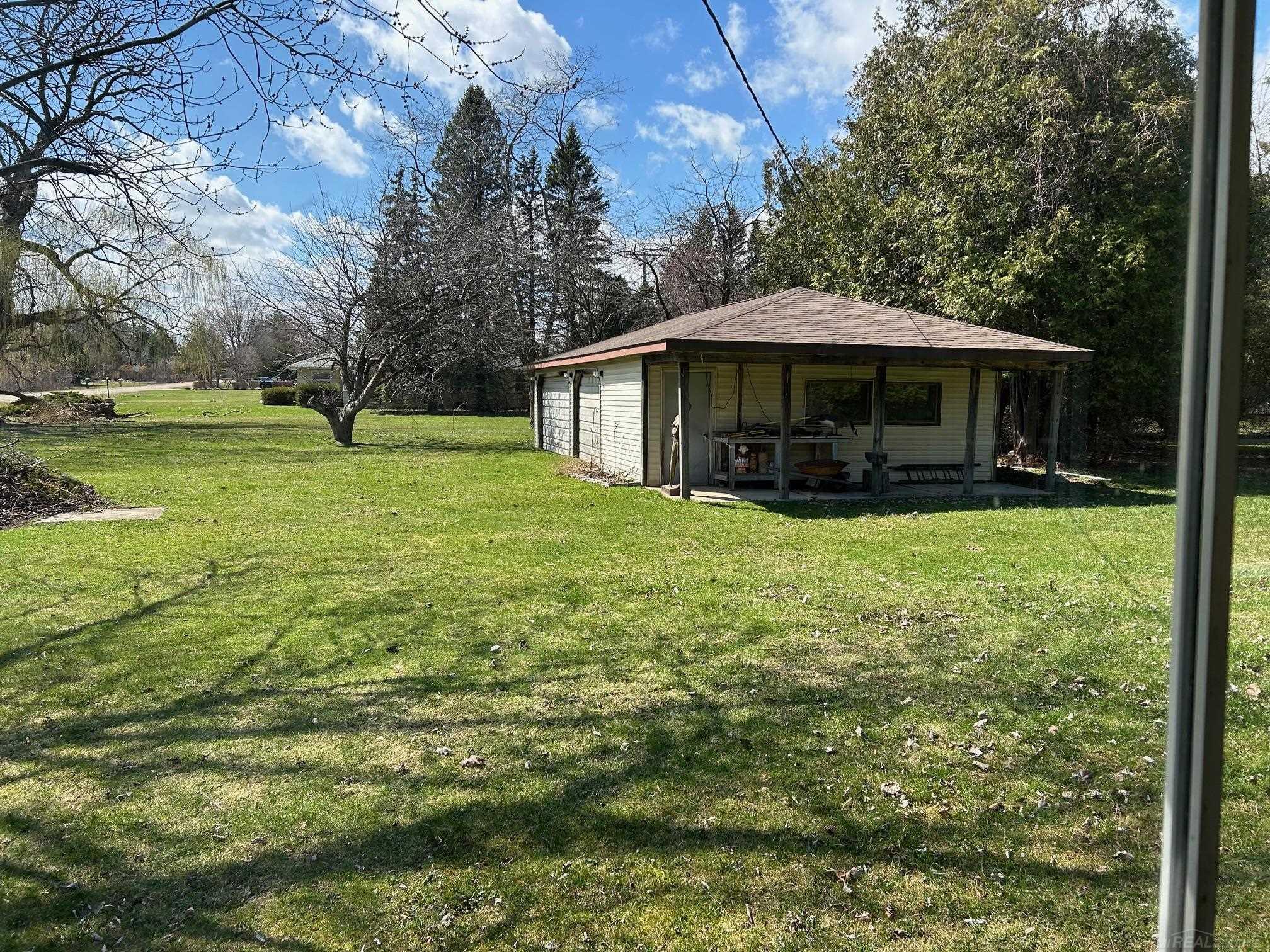 5996 Lakeshore Road Lexington, MI 48450 - Photo 14 of 20