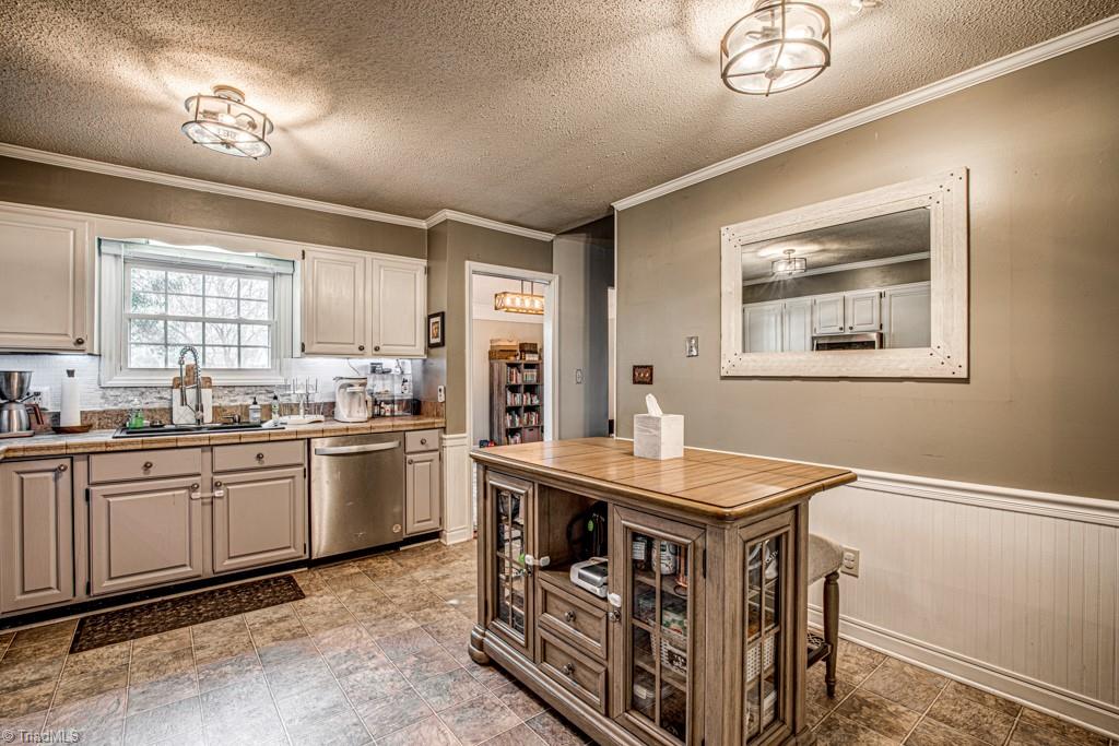 261 Brittany Road Rural Hall, NC 27045 - Photo 3 of 43