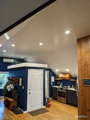 $2,400 | 2870 Fairfield Avenue, Unit 3, Bridgeport, CT 06605