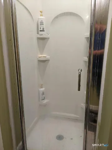 $2,400 | 2870 Fairfield Avenue, Unit 3, Bridgeport, CT 06605