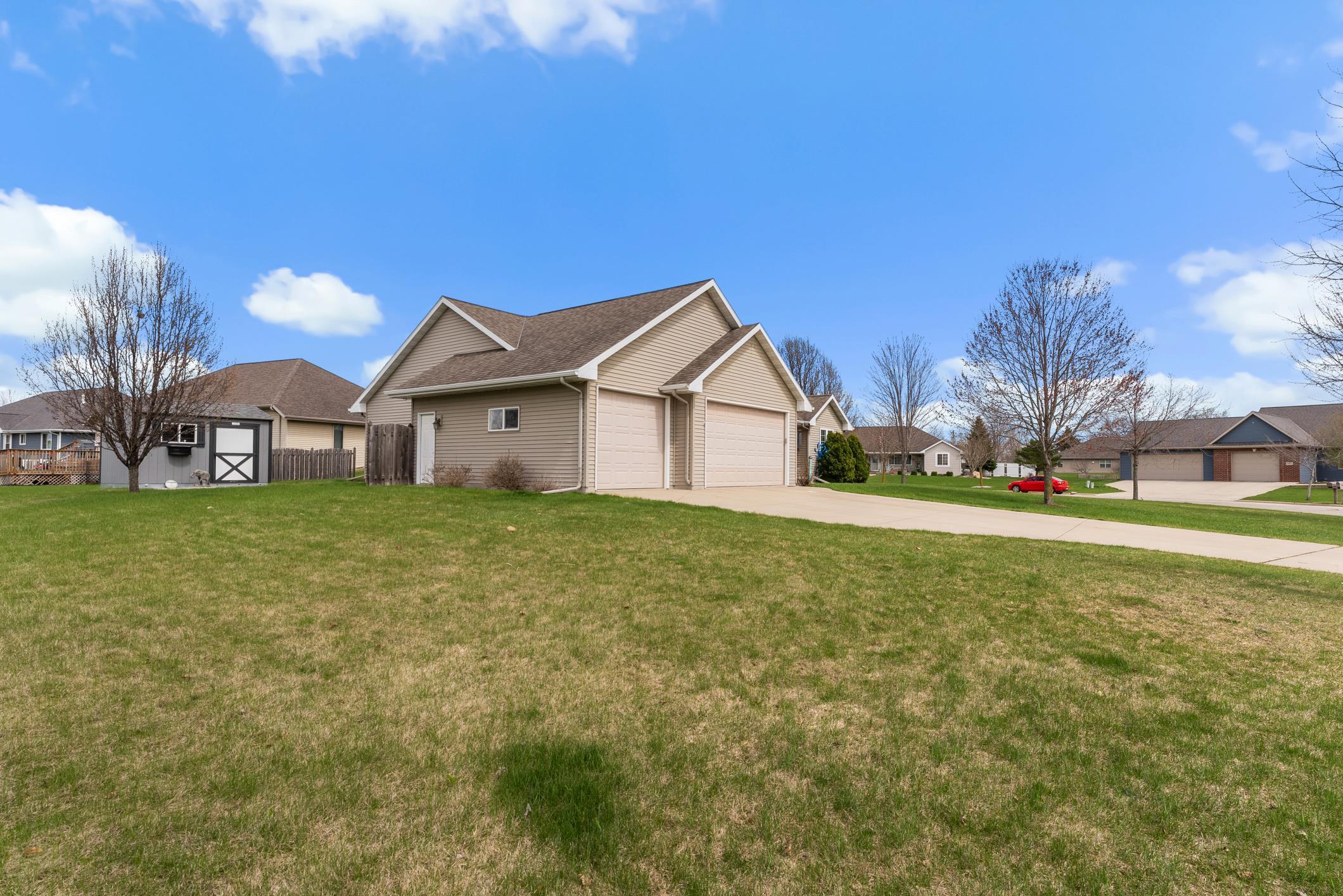 1842 Turquoise Trail Bellevue, WI 54311 - Photo 31 of 43 3 car garage