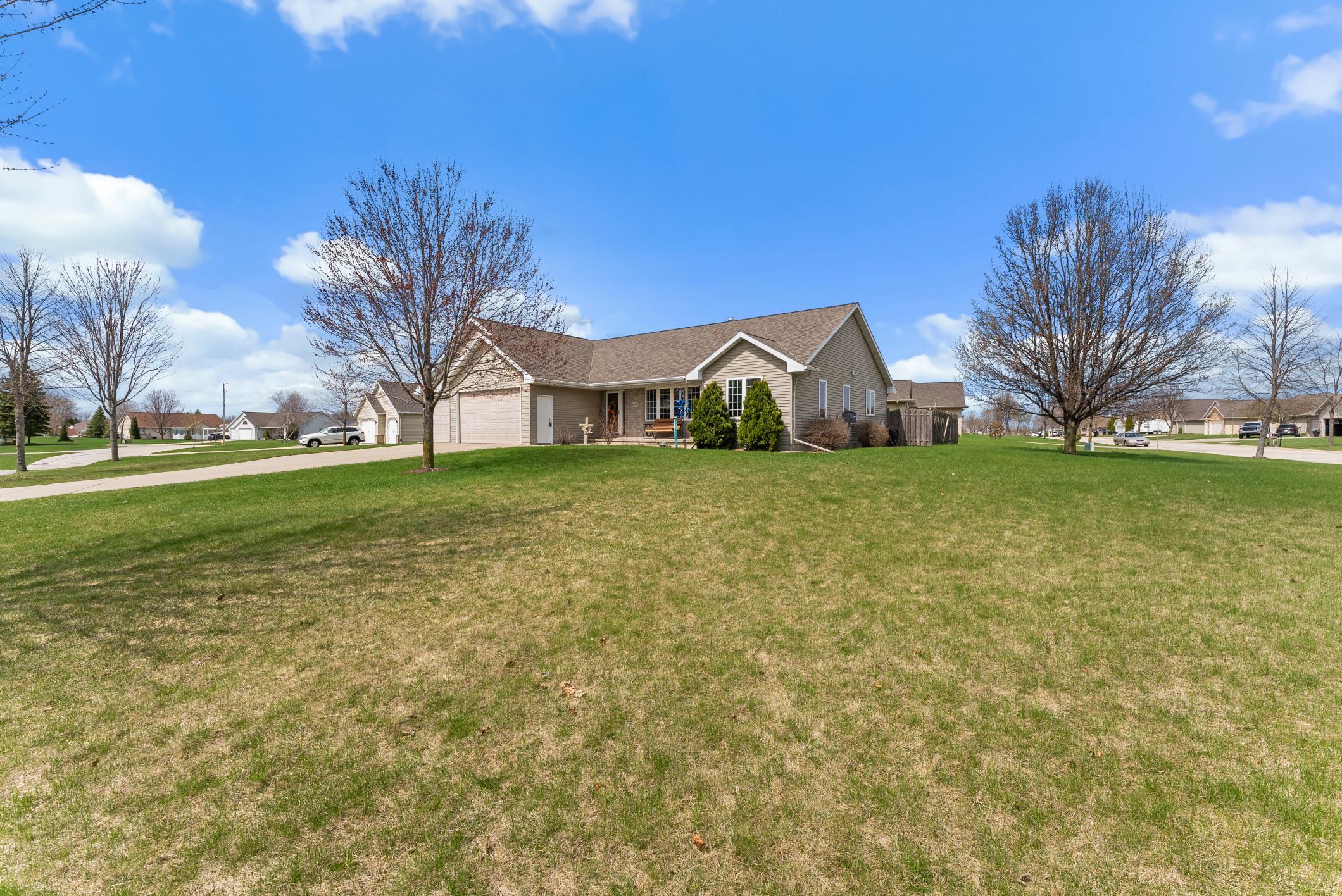 1842 Turquoise Trail Bellevue, WI 54311 - Photo 33 of 43 Spacious yard