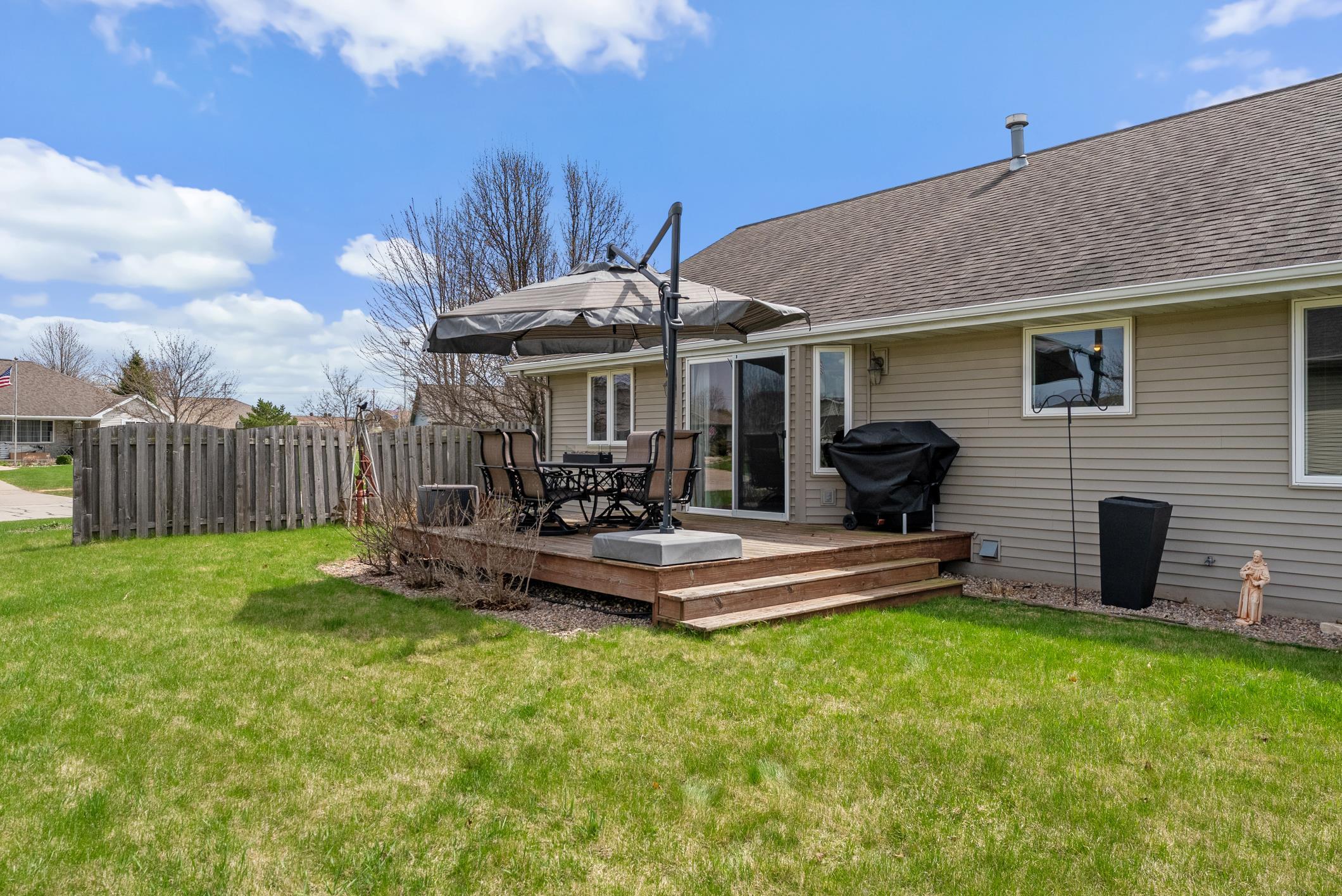 1842 Turquoise Trail Bellevue, WI 54311 - Photo 34 of 43 Privacy fence