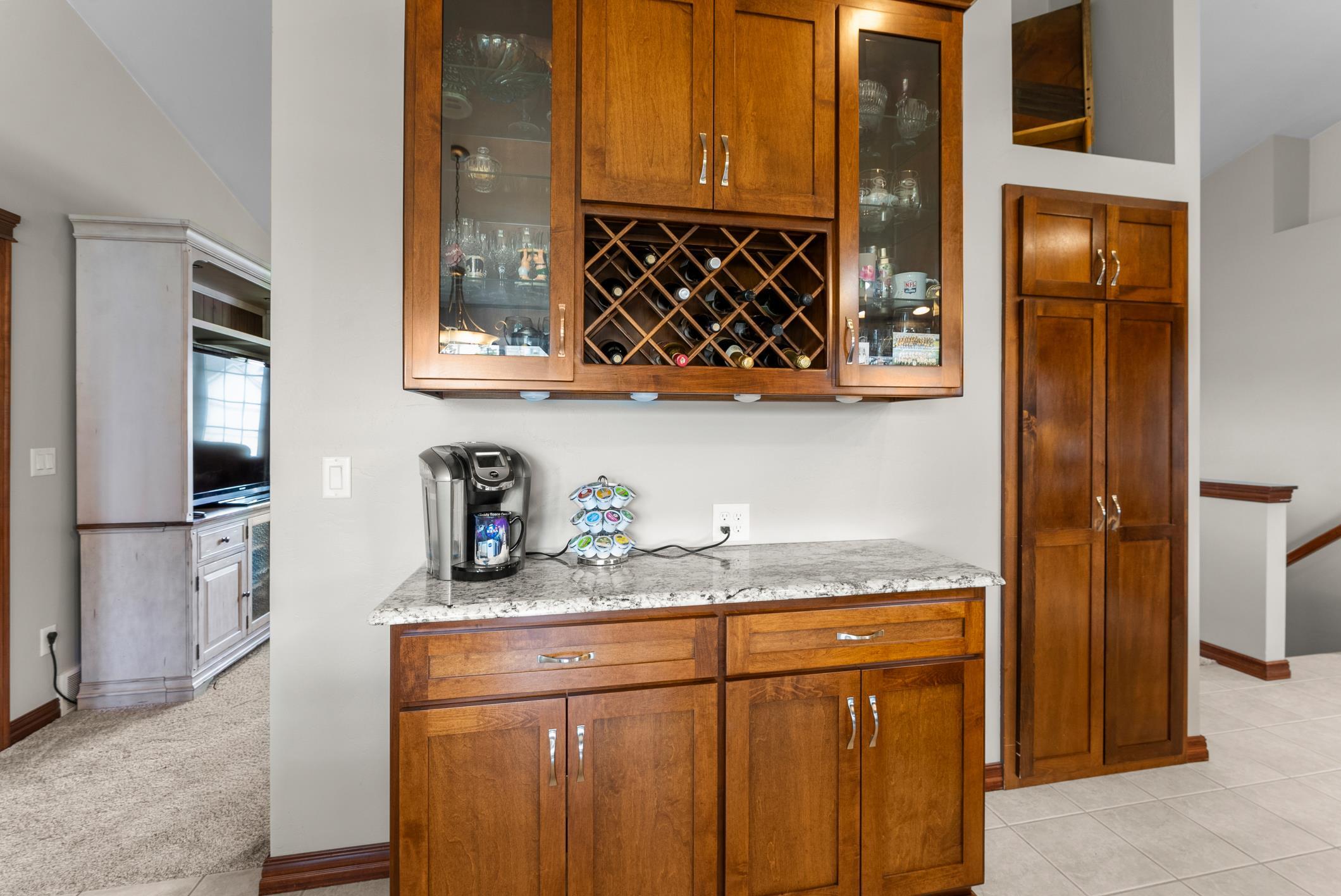 1842 Turquoise Trail Bellevue, WI 54311 - Photo 6 of 43 Coffee/wine cbnt