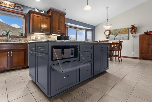 $474,900 | 1842 Turquoise Trail, Bellevue, WI 54311