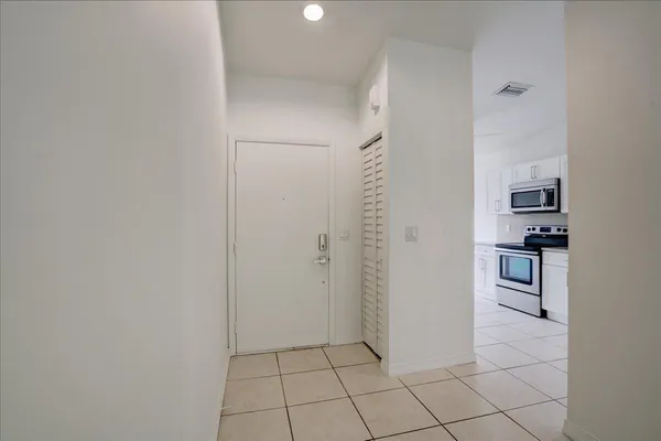 $3,350 | 3 Fawlkland Circle, Boynton Beach, FL 33426