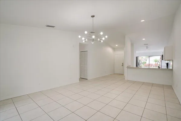 $3,350 | 3 Fawlkland Circle, Boynton Beach, FL 33426