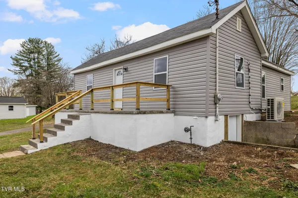 $156,900 | 2152 Randolph Street, Bristol, VA 24201