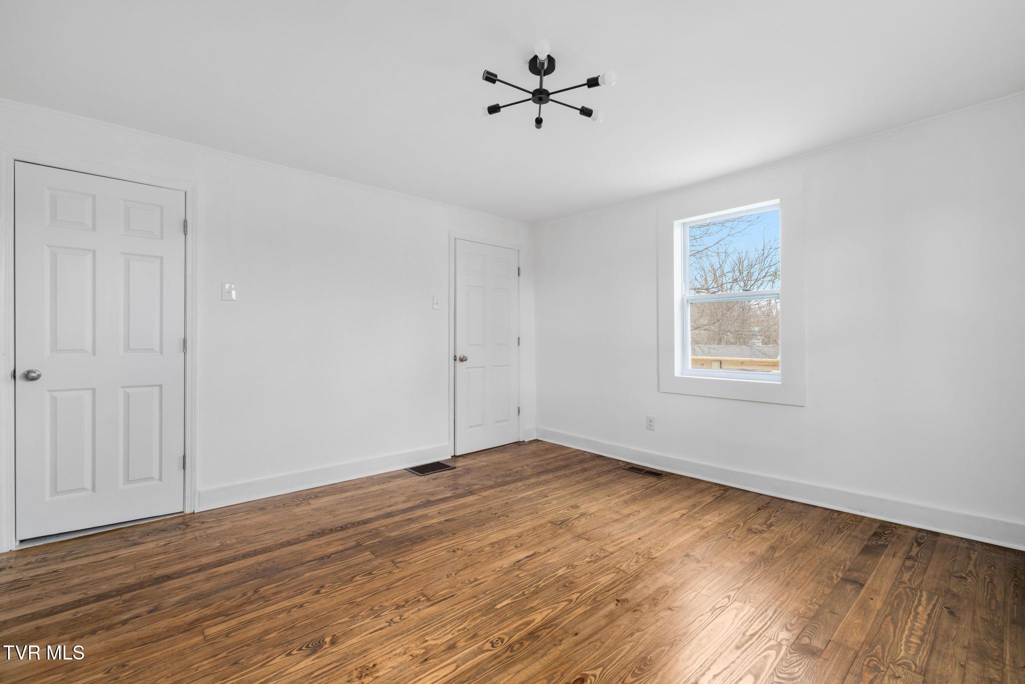 2152 Randolph Street Bristol, VA 24201 - Photo 22 of 30 IMG_4430