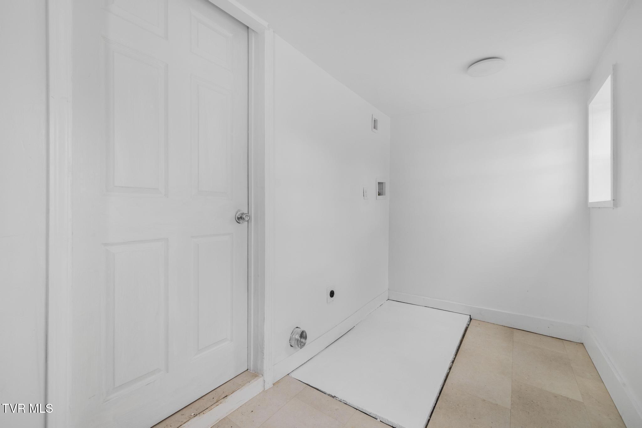 2152 Randolph Street Bristol, VA 24201 - Photo 26 of 30 IMG_4449