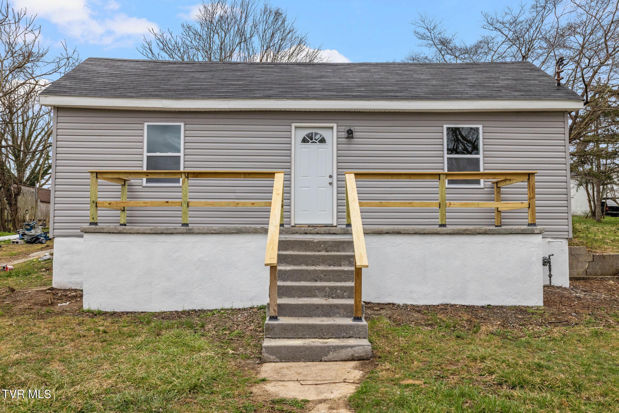 2152 Randolph Street Bristol, VA 24201 - Photo 28 of 30 IMG_4453
