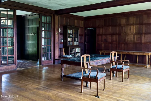 a outdoor space with patio the couches and a dining table with balcony view