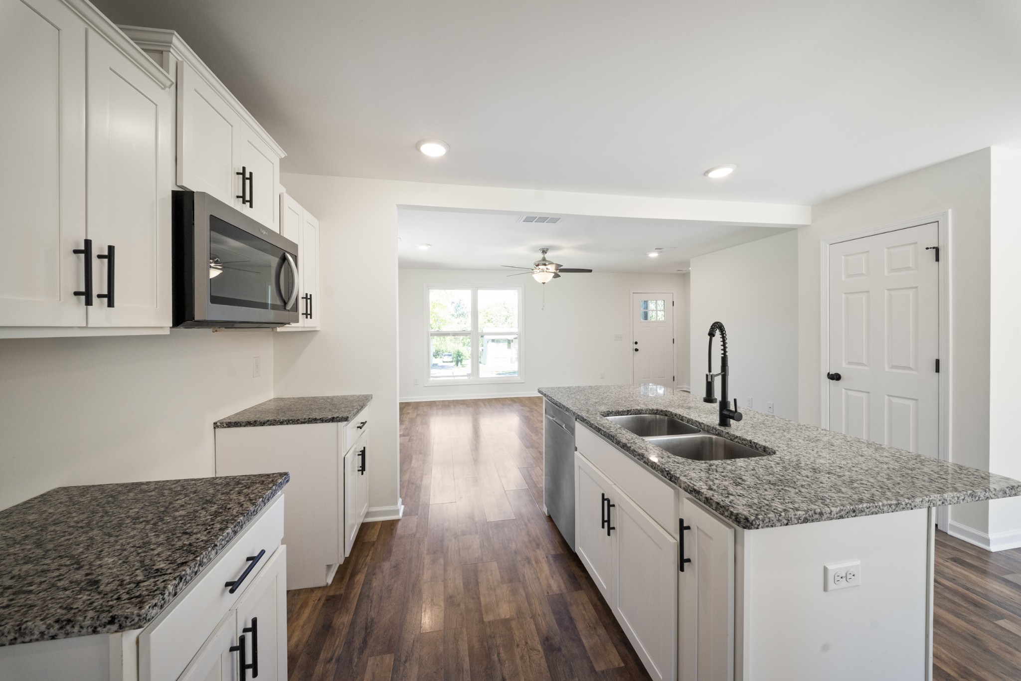 704 Perry Drive Springfield, TN 37172 - Photo 9 of 38