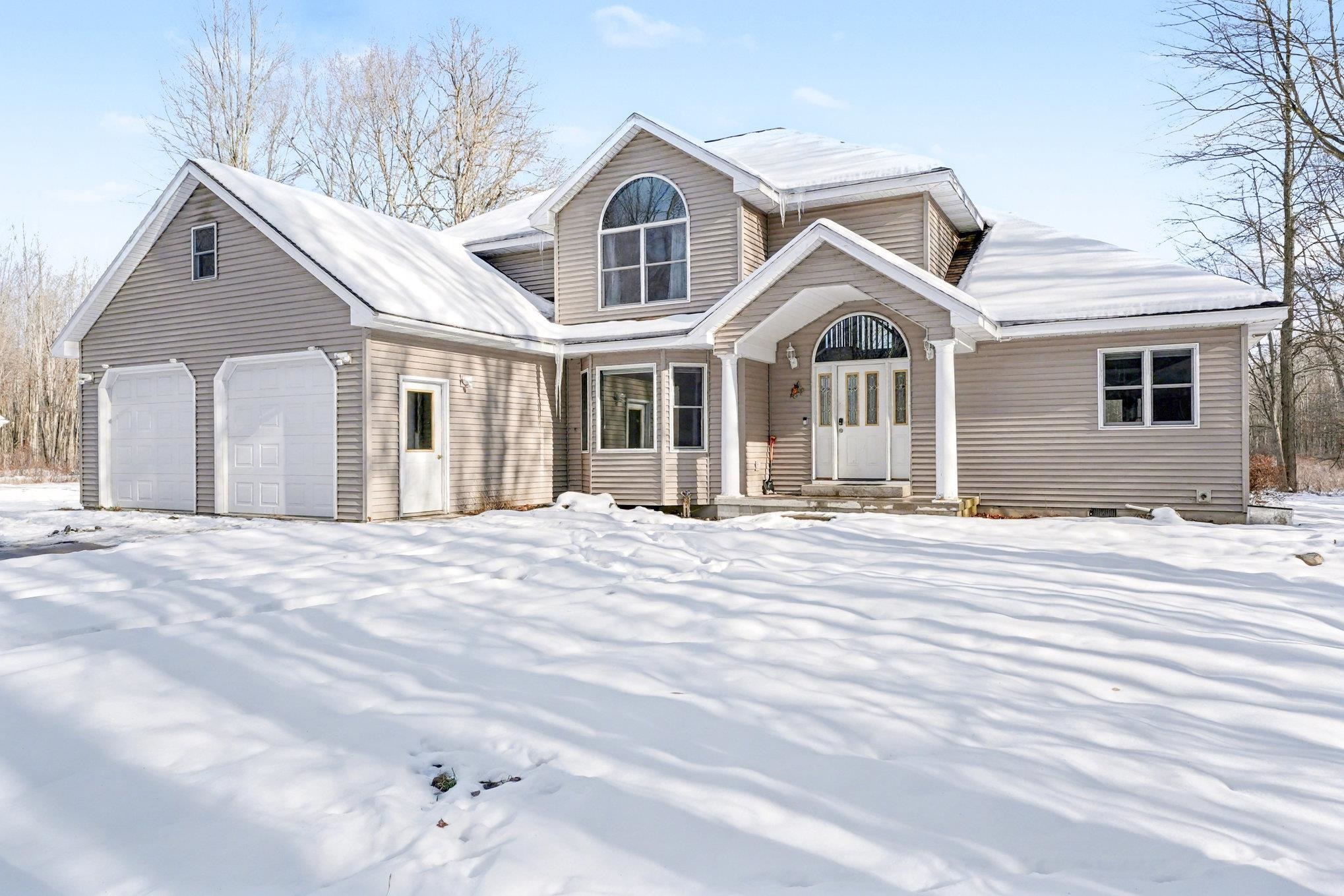 635 South East County Line Road Shepherd, MI 48883 - Photo 3 of 32