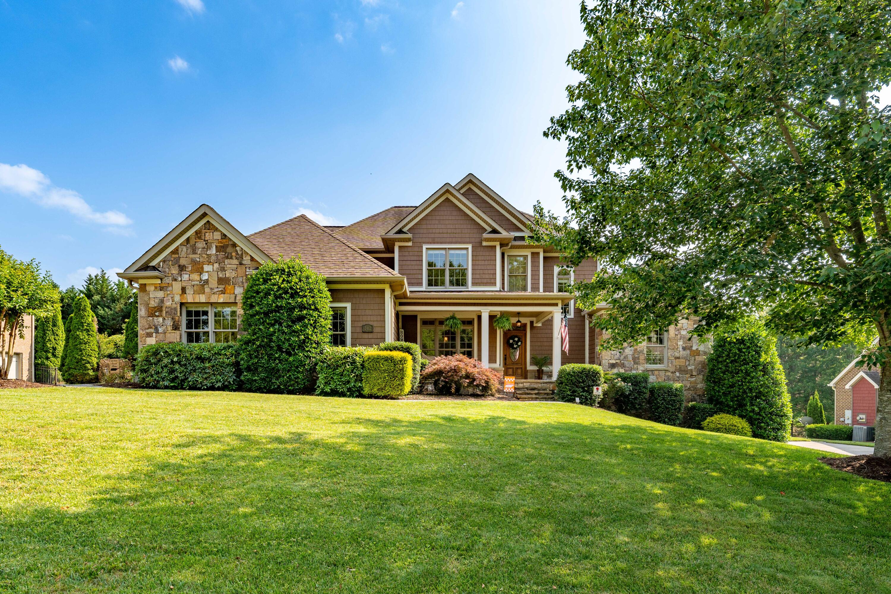 2412 Cres Lake Place, Johnson City, TN 37615 Compass