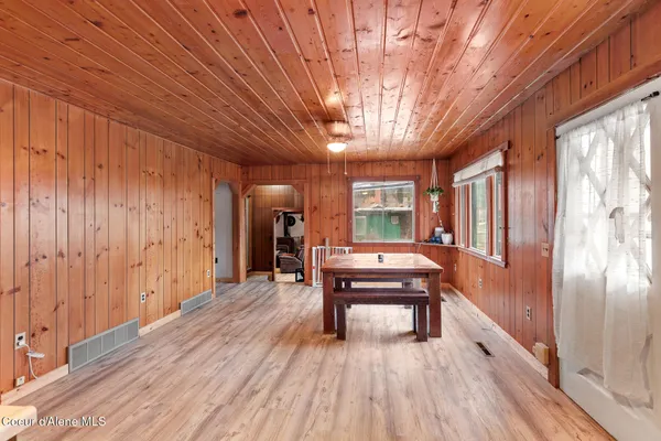 $989,000 | 2630 Highway 2, Oldtown, ID 83822