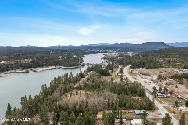 $989,000 | 2630 Highway 2, Oldtown, ID 83822