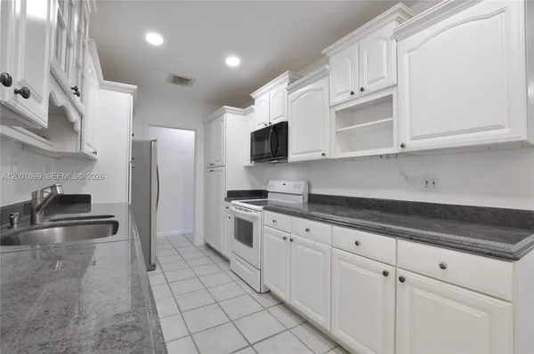 $4,900 | 11111 Southwest 78th Court, Pinecrest, FL 33156