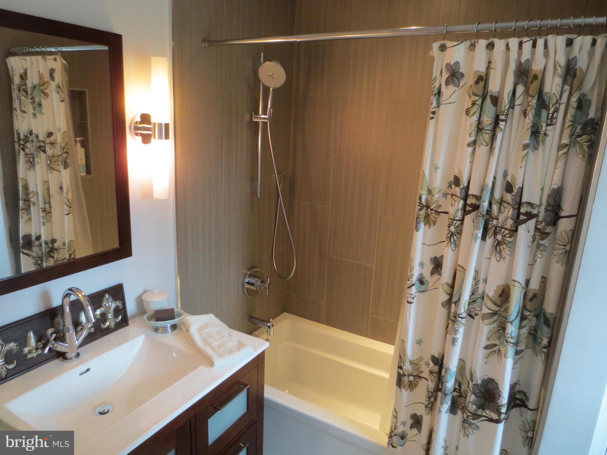 2026 Hanover Street Silver Spring, MD 20910 - Photo 16 of 30 Bath
