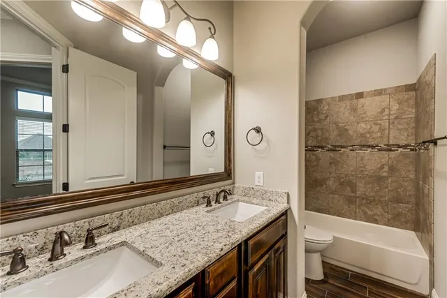 $2,750 | 1205 Prestwick Court, Granbury, TX 76048