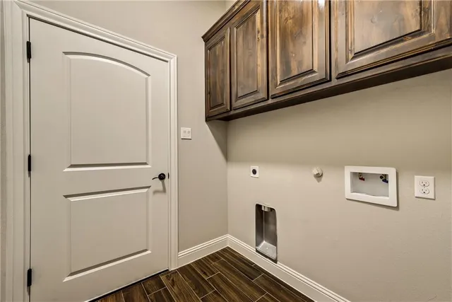 $2,750 | 1205 Prestwick Court, Granbury, TX 76048