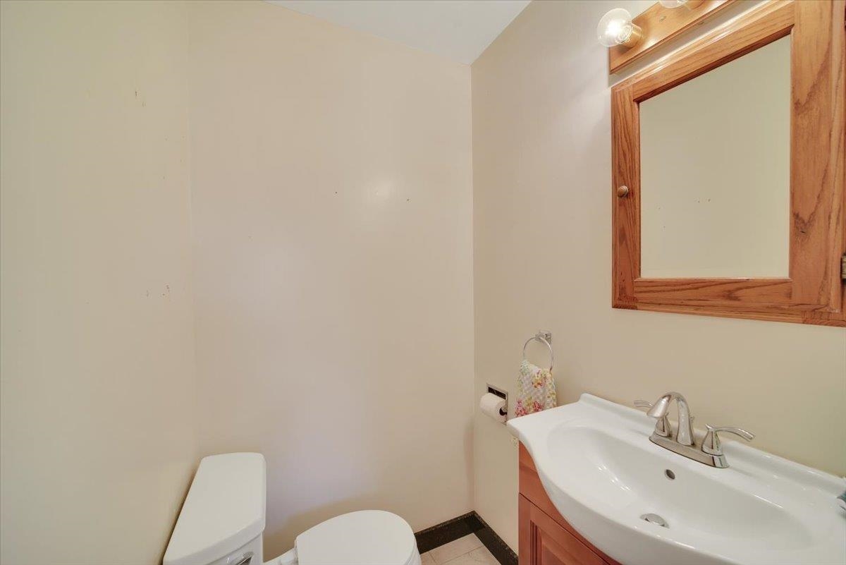 200 Shore Road Burlington, VT 05408 - Photo 18 of 34