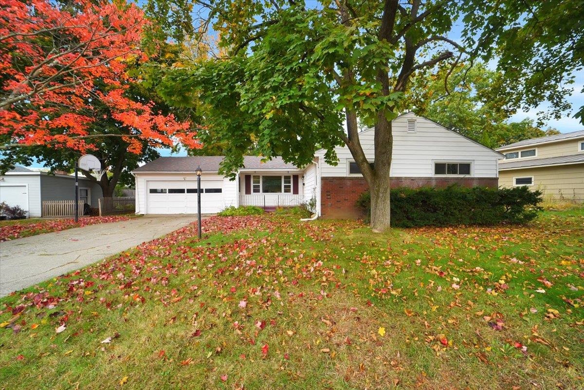 200 Shore Road Burlington, VT 05408 - Photo 2 of 34