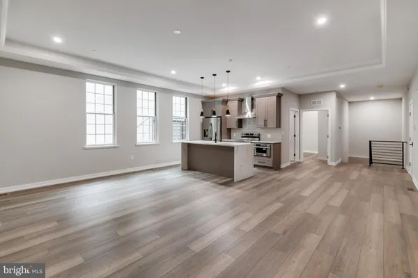 $4,300 | 752 South 16th Street, Unit 1B, Philadelphia, PA 19146