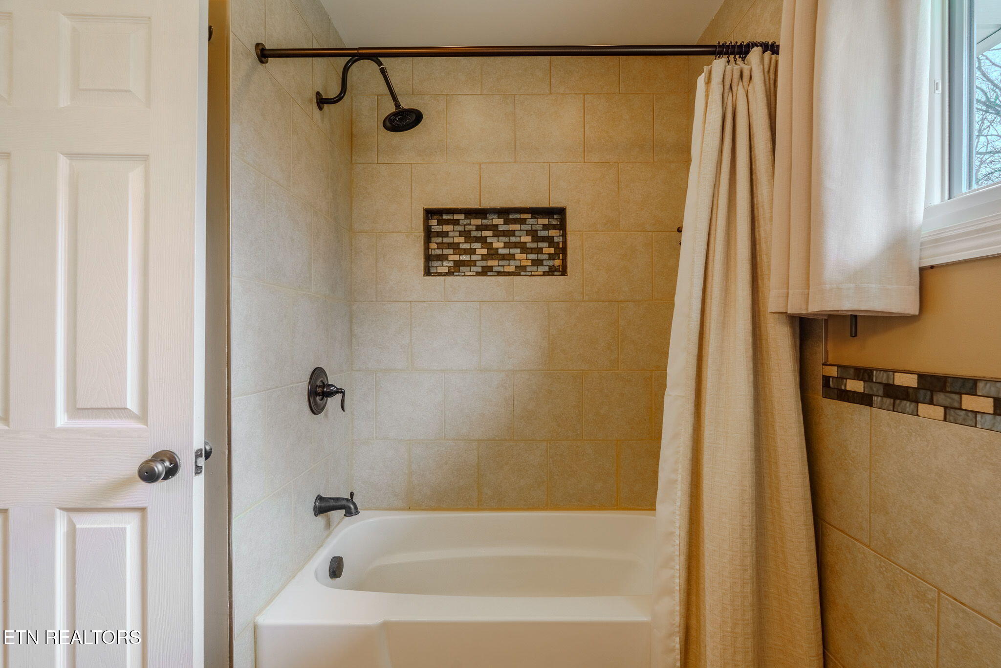 332 Crestview Road Knoxville, TN 37934 - Photo 27 of 38 36-web-or-mls-_DSC2503-HDR