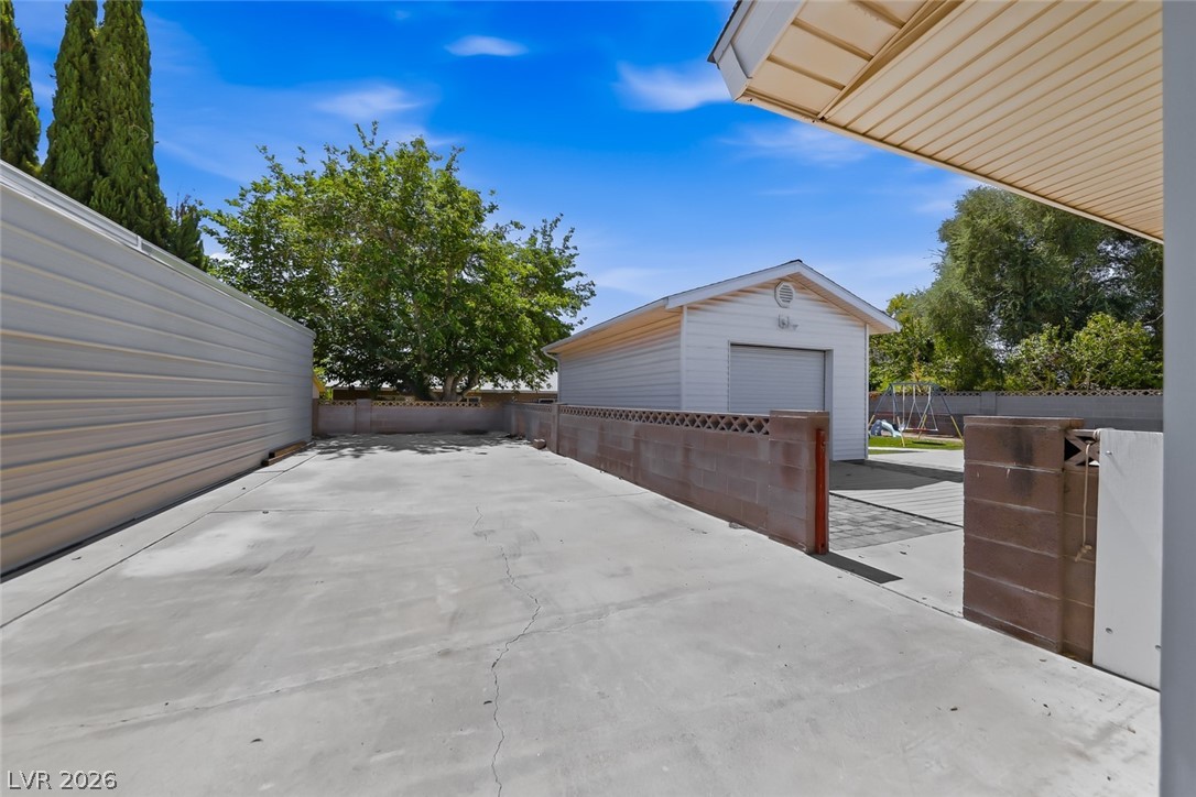 1322 Appaloosa Road Boulder City, NV 89005 - Photo 7 of 37