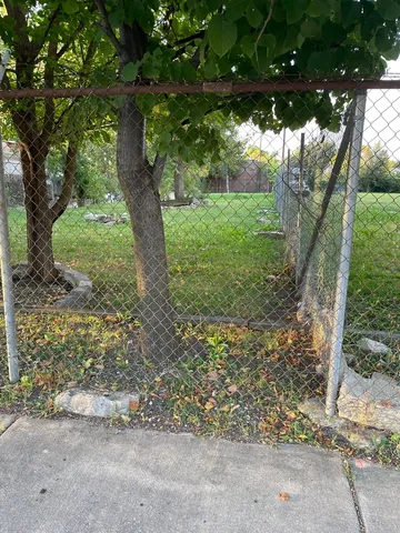 $150,000 | 2425 West Roosevelt Road, Chicago, IL 60608