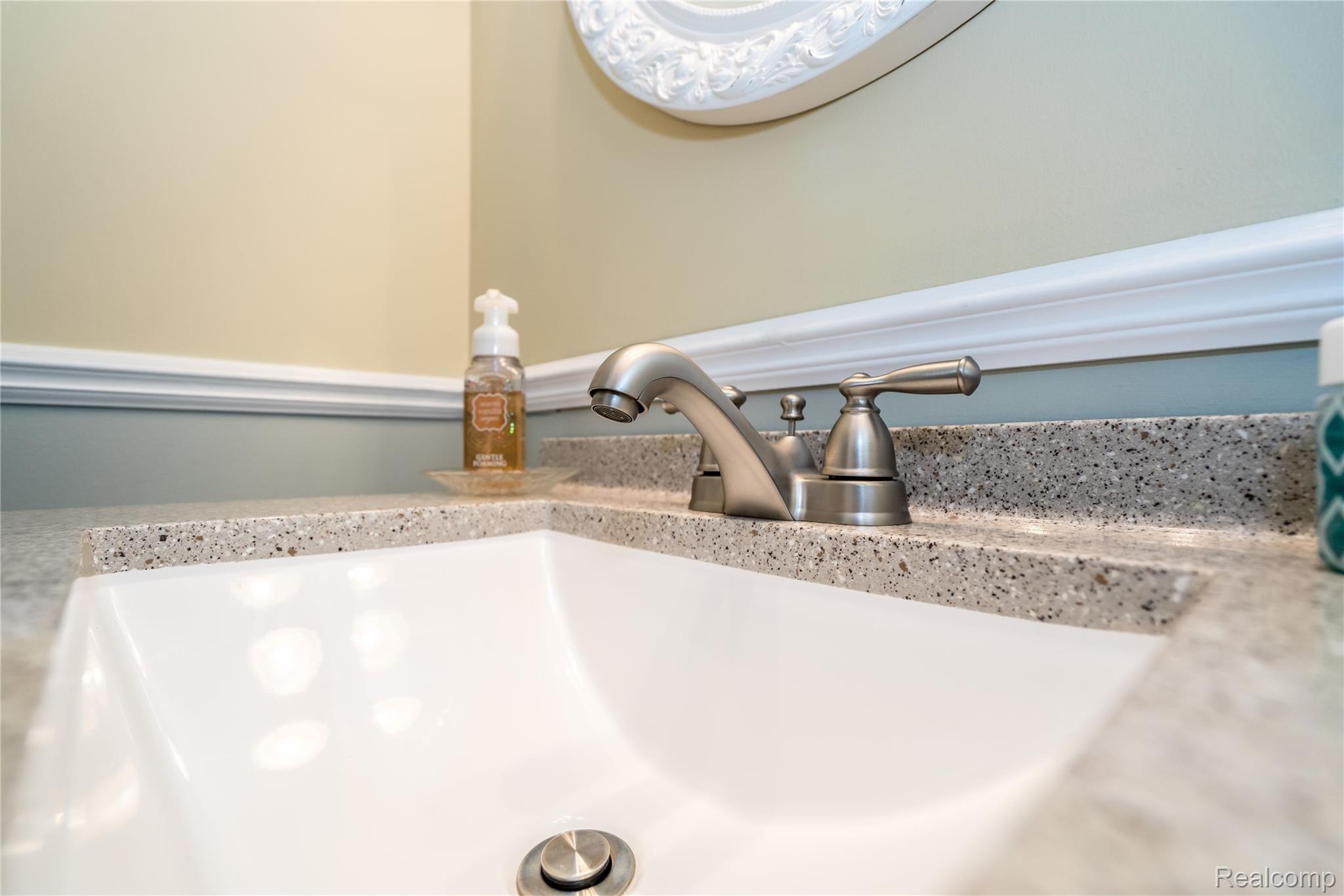 232 Inverness Highland, MI 48357 - Photo 53 of 85 DSC02490.jpg