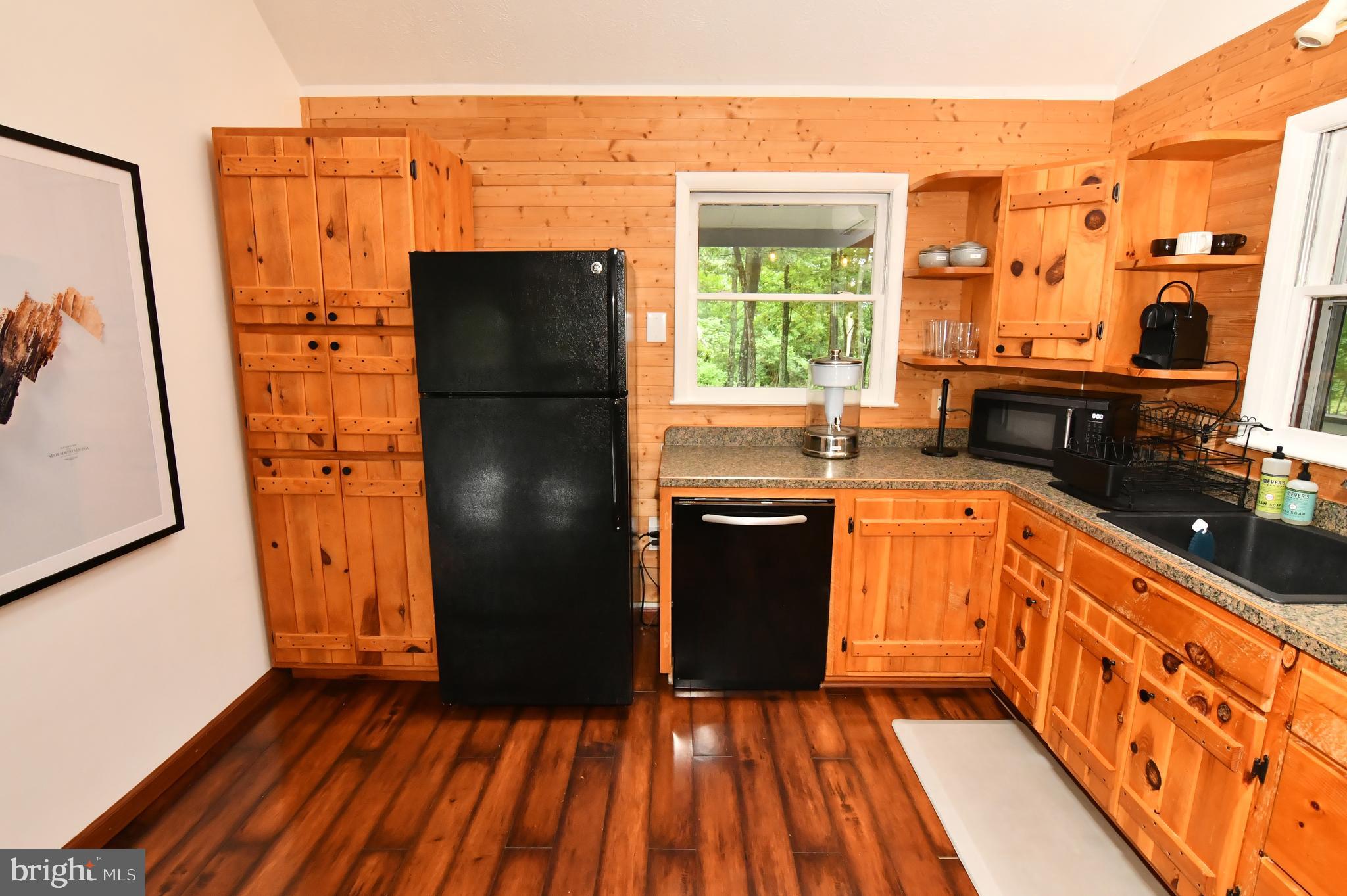 513 Cardinal Drive Rio, WV 26755 - Photo 22 of 55 Kitchen